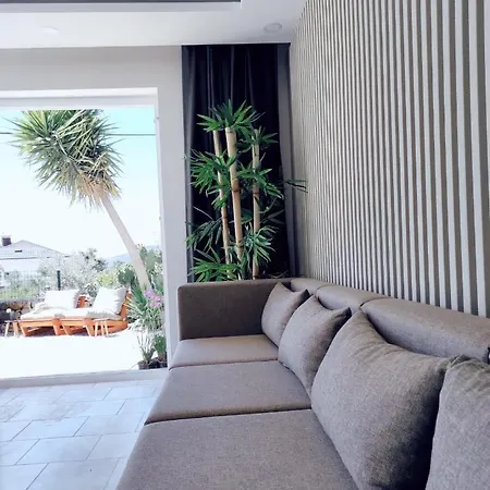 Stilvolle Mit Strandlage Villa